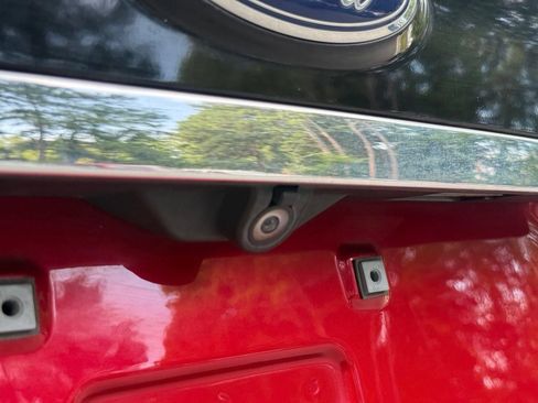 Used 2020 Ford Edge Titanium FWD image 10