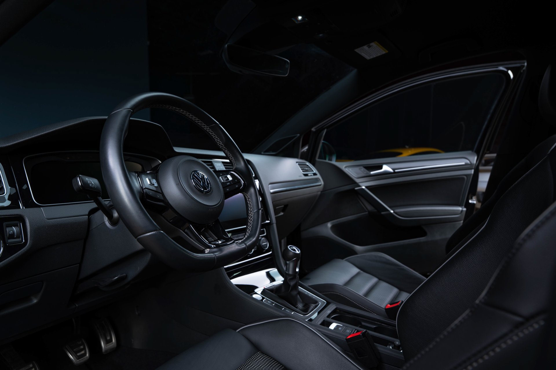 Used 2019 Volkswagen Golf R 4-Door AWD/4WD image 34