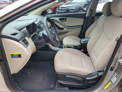 Used 2016 Hyundai Elantra SE image 17