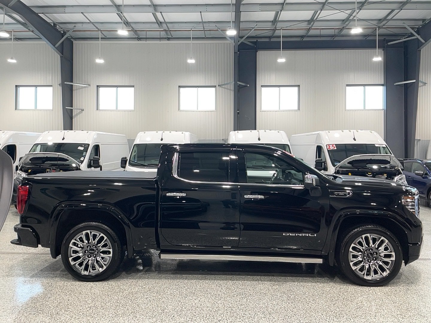 Used 2025 GMC Sierra 1500 Denali Ultimate AWD/4WD image 5