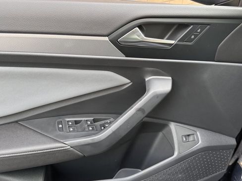 New 2025 Volkswagen Jetta SE image 21