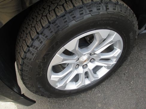 Used 2016 Chevrolet Tahoe LT image 11