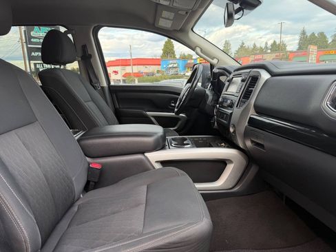 Used 2017 Nissan Titan SV AWD/4WD image 19