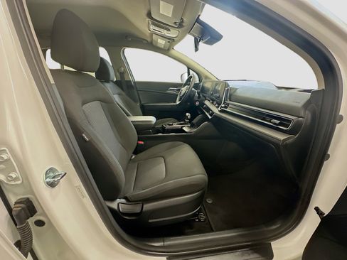 Used 2025 Kia Sportage LX image 31