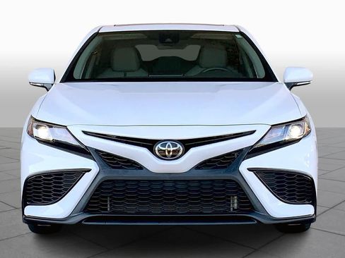 Used 2024 Toyota Camry SE image 4