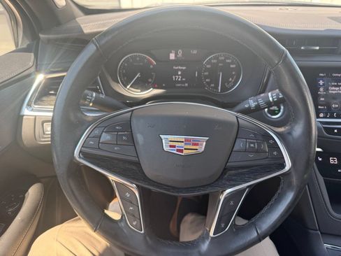 Used 2023 Cadillac XT5 Premium Luxury w/ LPO, Floor Liner Package AWD/4WD image 21