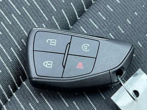 Used 2026 Chevrolet Equinox LT AWD/4WD image 29