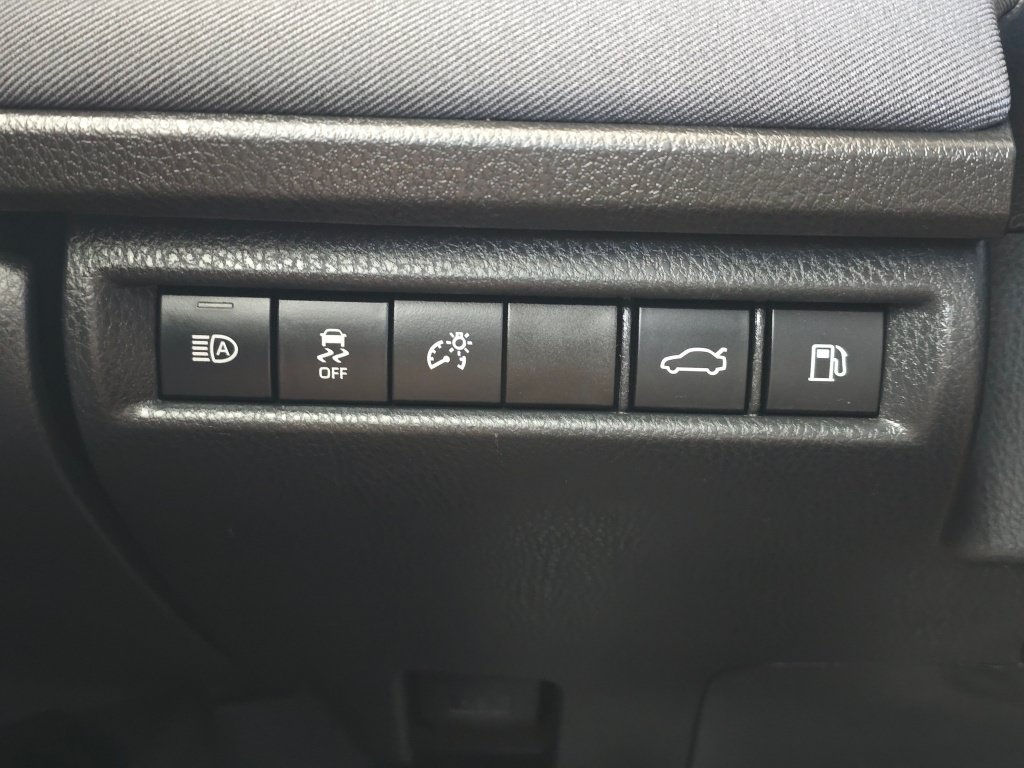 Used 2025 Toyota Camry LE w/ Convenience Package FWD image 24