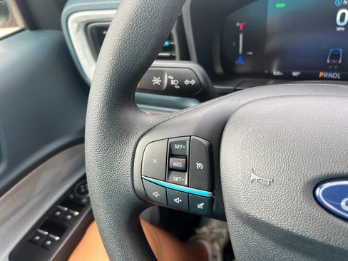 New 2025 Ford Maverick XLT FWD image 30