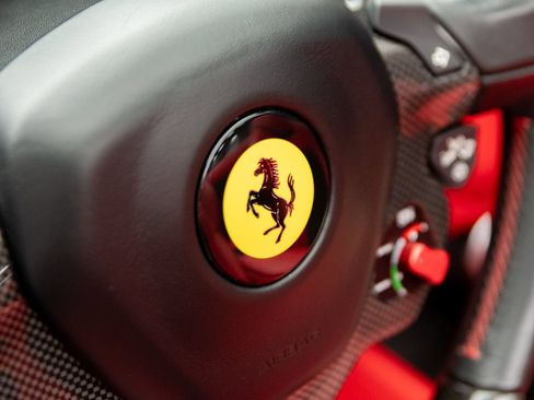 Used 2016 Ferrari California T RWD image 18
