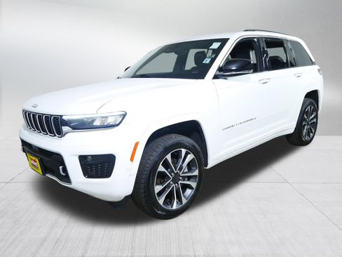 Used 2022 Jeep Grand Cherokee Overland image 3