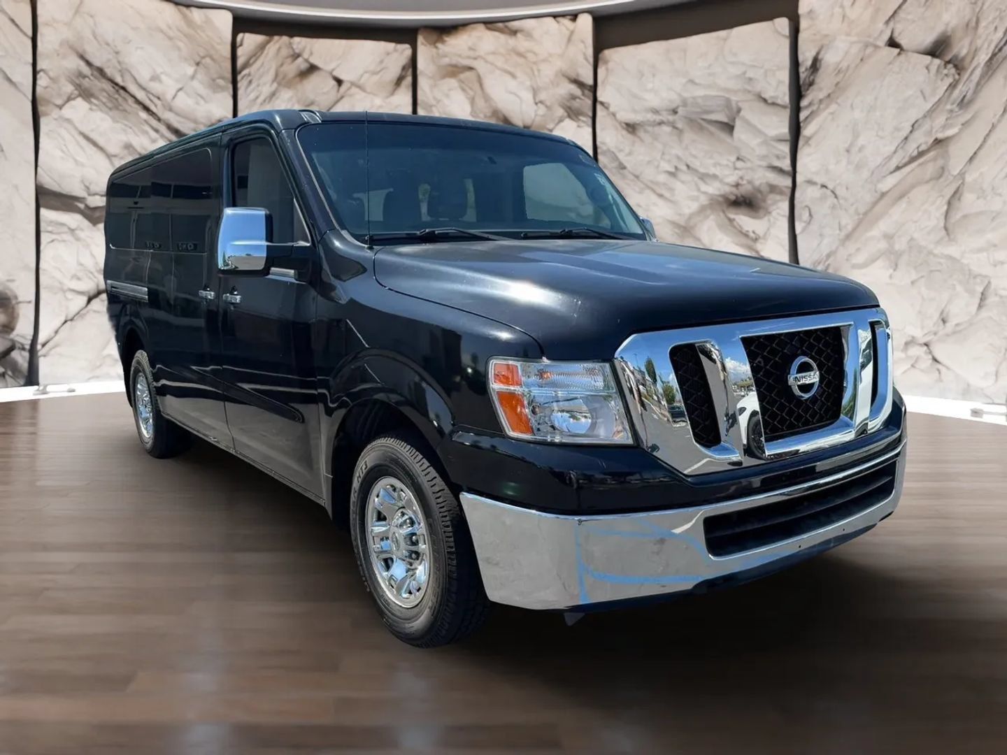Used 2018 Nissan NV 3500 SV RWD image 3