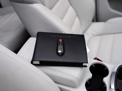 Used 2022 Porsche Macan S image 81