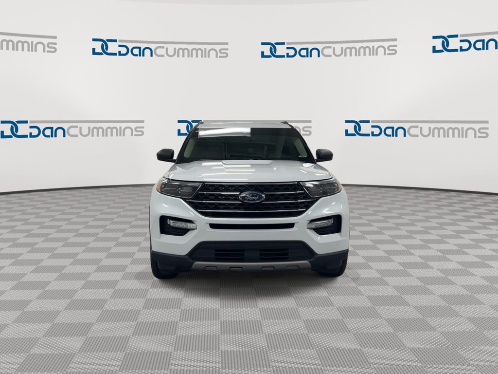 Used 2023 Ford Explorer XLT w/ Equipment Group 202A AWD/4WD image 3