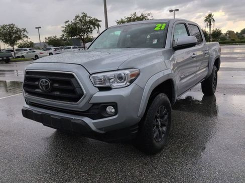 Used 2021 Toyota Tacoma SR5 RWD image 8