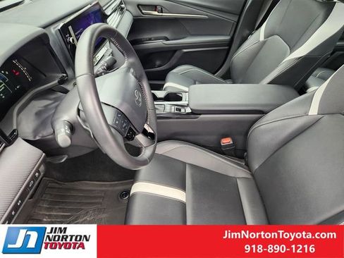Used 2025 Toyota Camry SE w/ Multimedia Upgrade Package AWD/4WD image 14