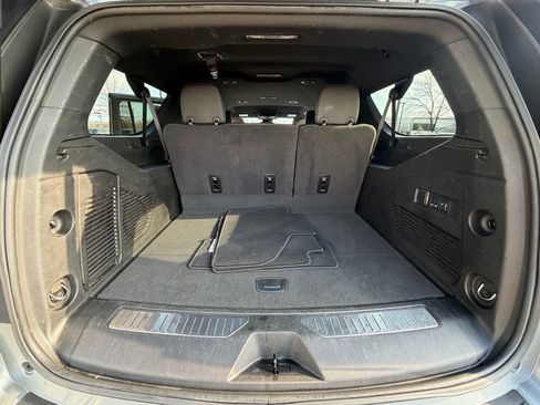 Used 2024 Chevrolet Suburban Premier image 36