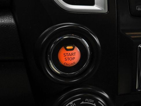 Used 2019 Nissan Titan SL w/ Midnight Edition image 19