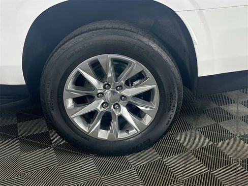 Used 2023 Chevrolet Suburban Premier image 34