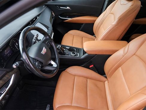 Used 2019 Cadillac XT4 Premium Luxury w/ Enhanced Visibility Package image 9