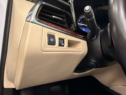 Used 2019 Cadillac XT5 Luxury image 34