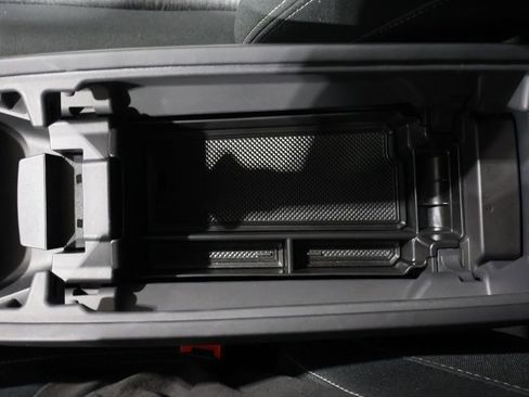 Used 2023 Nissan Rogue SV image 34