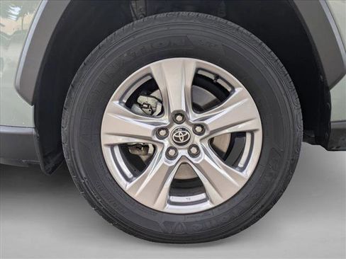 Used 2022 Toyota RAV4 XLE FWD image 23