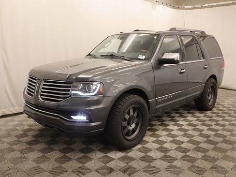 Used 2017 Lincoln Navigator Select AWD/4WD image 1