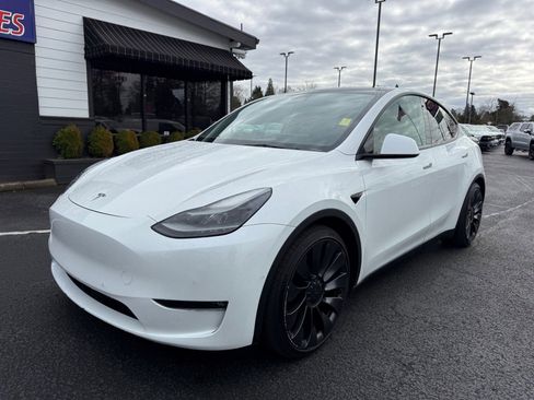 Used 2021 Tesla Model Y Performance AWD/4WD image 3