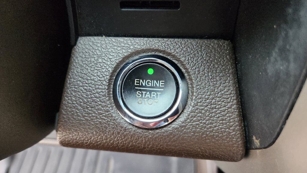 Used 2015 Ford F150 King Ranch w/ Equipment Group 601A Luxury AWD/4WD image 21