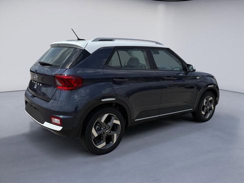 New 2026 Hyundai Venue SEL FWD image 5