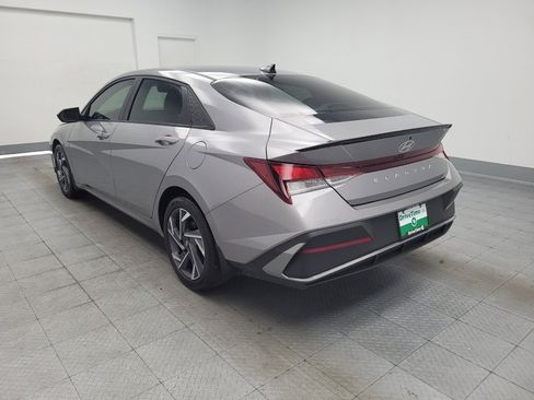 Used 2025 Hyundai Elantra Sport FWD image 5