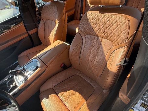 Used 2020 BMW 740i w/ M Sport Package RWD image 21
