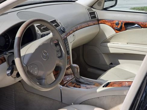 Used 2005 Mercedes-Benz E 320 Sedan w/ Sunroof Pkg image 11