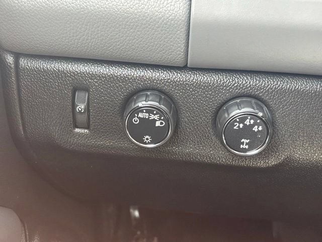 Used 2015 Chevrolet Colorado LT AWD/4WD image 17