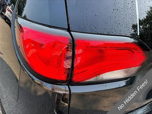 Used 2024 Chrysler Voyager LX FWD image 23