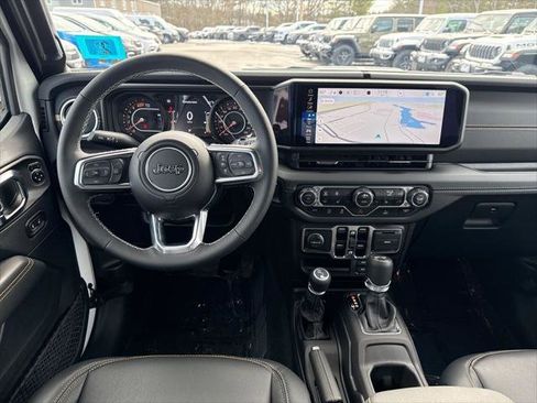 Certified 2025 Jeep Wrangler Sahara image 20