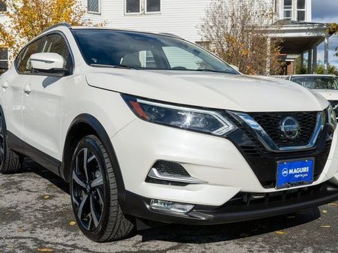 Used 2022 Nissan Rogue Sport SL w/ Premium Package image 4