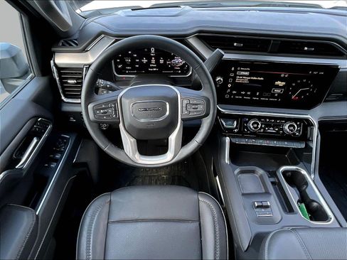 Used 2026 GMC Sierra 2500 Denali w/ Denali Reserve Package AWD/4WD image 9