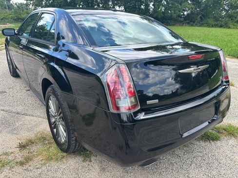 Used 2014 Chrysler 300 C AWD/4WD image 7