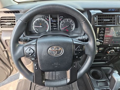 Used 2021 Toyota 4Runner TRD Off-Road AWD/4WD image 18