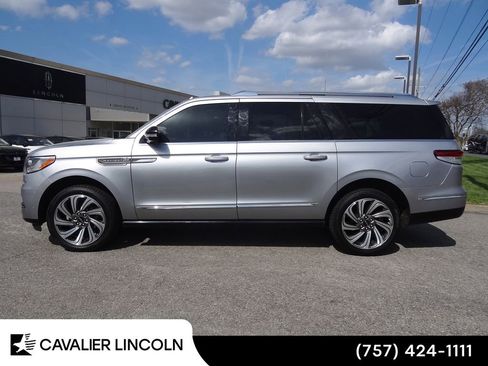 Certified 2024 Lincoln Navigator L 4WD image 4