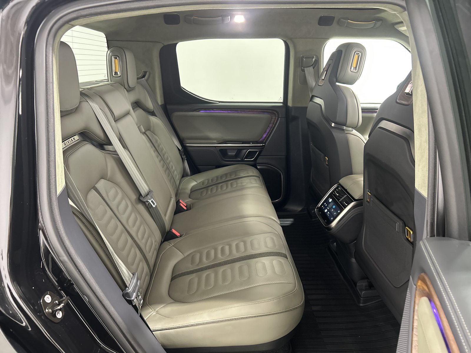 Used 2022 Rivian R1T Adventure AWD/4WD image 22