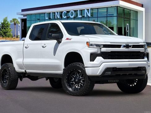 Used 2023 Chevrolet Silverado 1500 RST AWD/4WD image 2