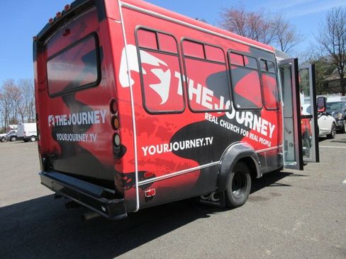 Used 2013 Ford E-350 and Econoline 350 Super Duty Wagon w/ Shuttle Bus Prep Pkg image 4