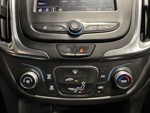 Used 2022 Chevrolet Equinox LT image 40