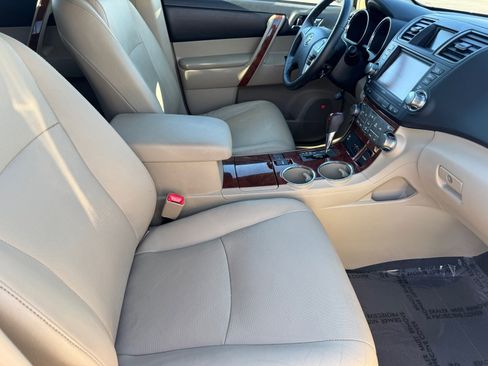 Used 2012 Toyota Highlander Limited image 14