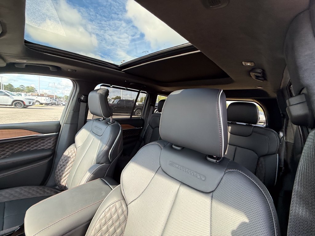 New 2027 Jeep Grand Cherokee Summit AWD/4WD image 21