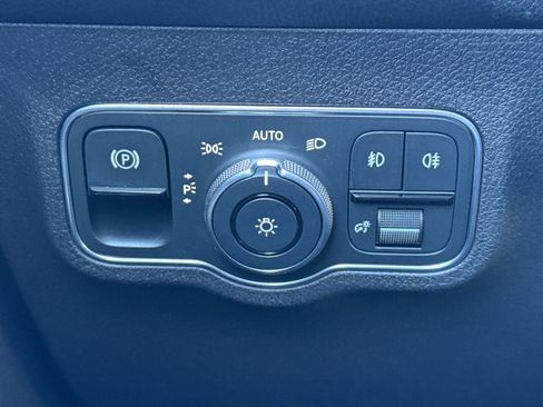 Certified 2025 Mercedes-Benz GLB 250 GLB 250 image 30