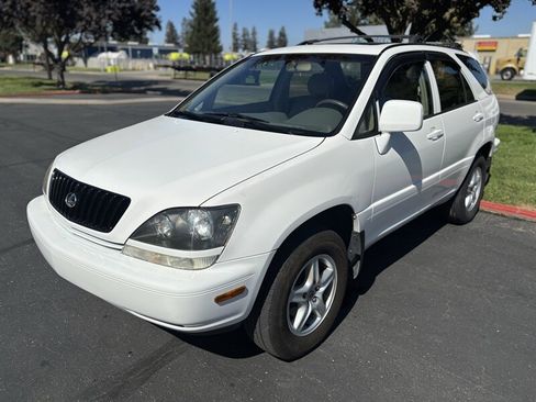 Used 2000 Lexus RX 300 4WD w/ Premium Pkg image 4